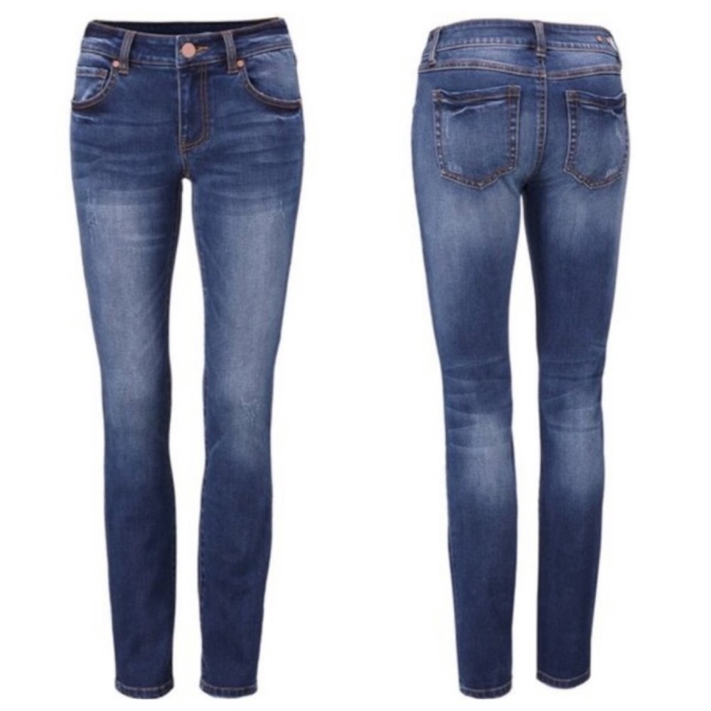Cabi Original Wash Distressed Skinny Jean